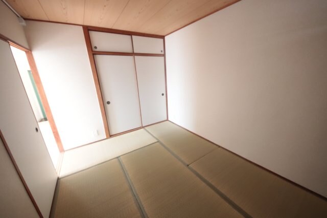 物件内観写真20　(来客時にも便利な和室付き)