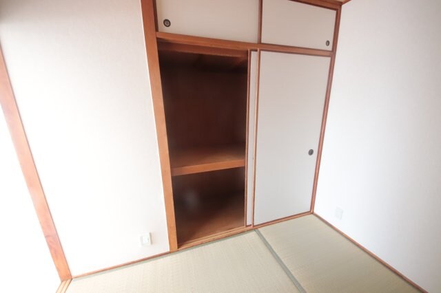 物件内観写真22　(大きなスペースがあり、収納には困りません)