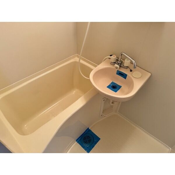 物件内観写真6　(きれいなお風呂です)