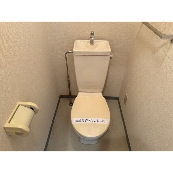 物件内観写真8　(清潔感のあるトイレです)