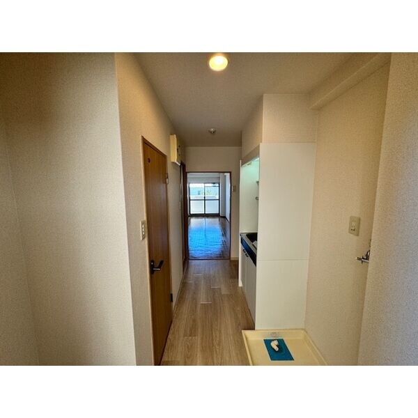 物件内観写真13　(玄関です)