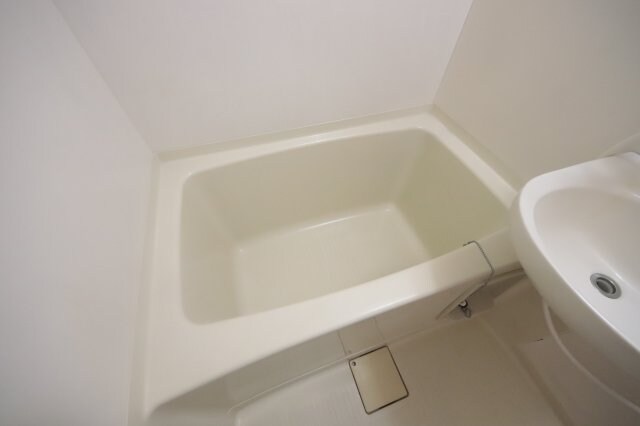 物件内観写真15　(日々の疲れを癒すお風呂付です)