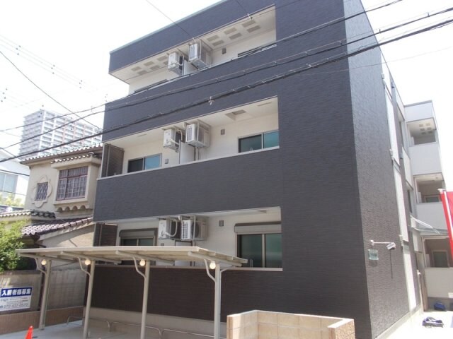 物件外観写真1　(きれいな外観です)