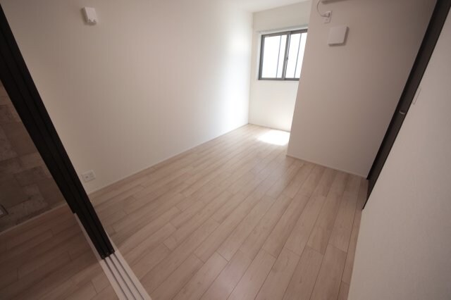 物件内観写真3　(居間です)