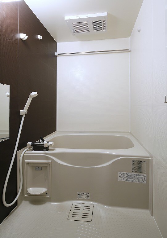 物件内観写真4　(きれいなお風呂です)