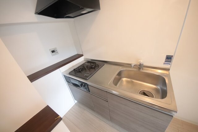 物件内観写真6　(コンパクトなキッチンで掃除もラクラク)