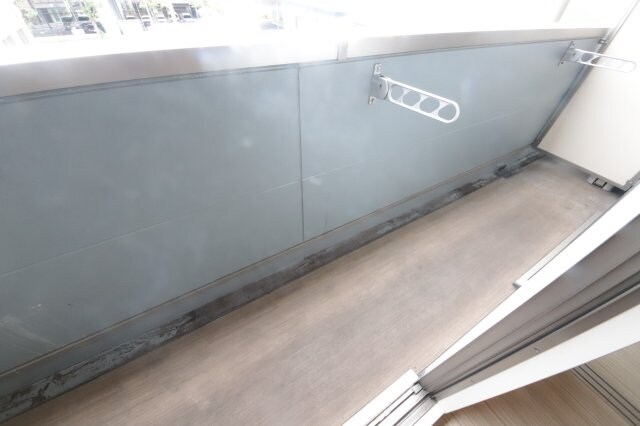 物件内観写真13　(広々としたバルコニーです)