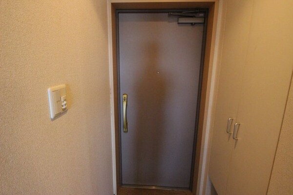 玄関(落ち着いた玄関です)