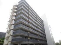 寝屋川東ファミリータウン西四番館の外観写真