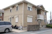 ロイヤル倉治　B棟の外観写真