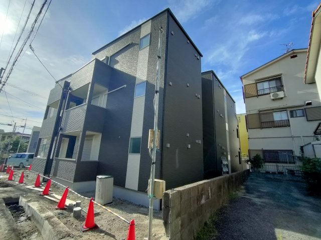 ジーメゾン寝屋川秦町ルシェール