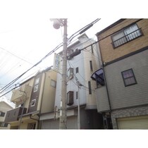 ロイヤルハイム楠根の外観写真