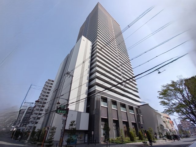 ロイヤルメドゥ香里園タワーの物件外観写真