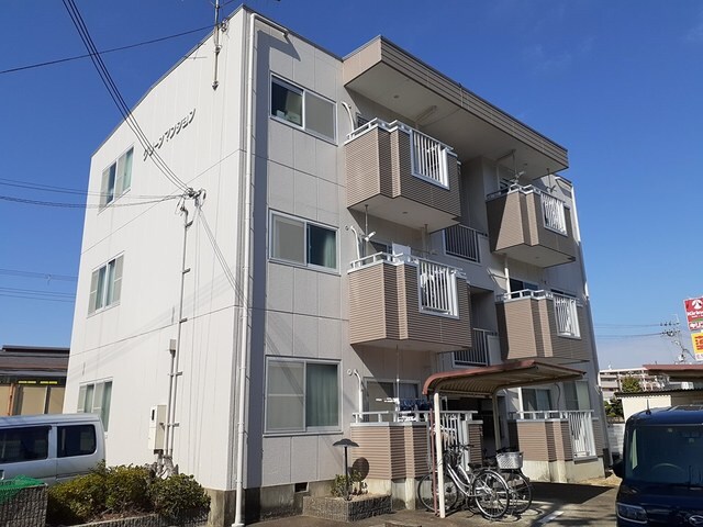 グリーンマンションの物件外観写真