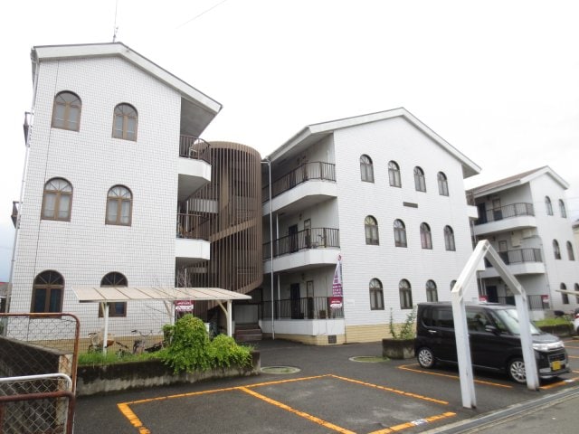 川口第一マンションの物件外観写真