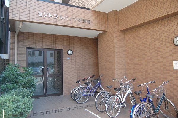 物件内観写真12　(駐輪場)