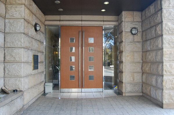 物件外観写真2　(エントランス)