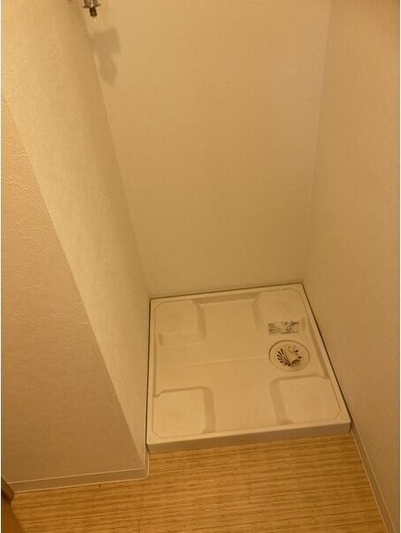 物件内観写真11　(洗濯機置場)