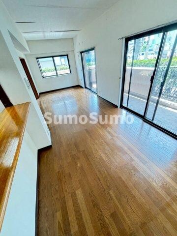 物件内観写真5　(使いやすい居間です)