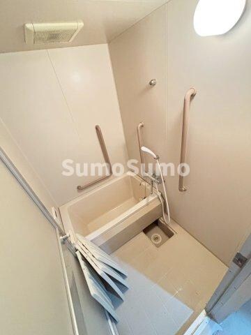 物件内観写真9　(きれいなお風呂です)