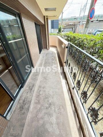 物件内観写真12　(バルコニーがあります)