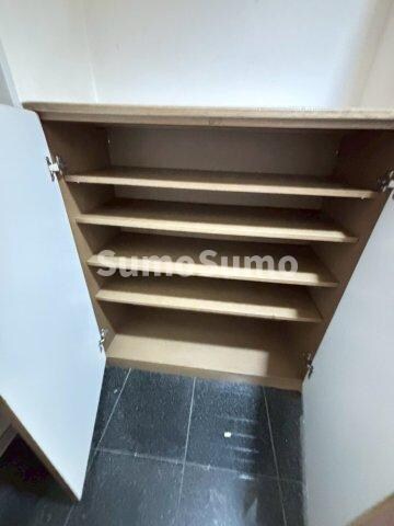 物件内観写真26　(大きなスペースがあり、収納には困りません)