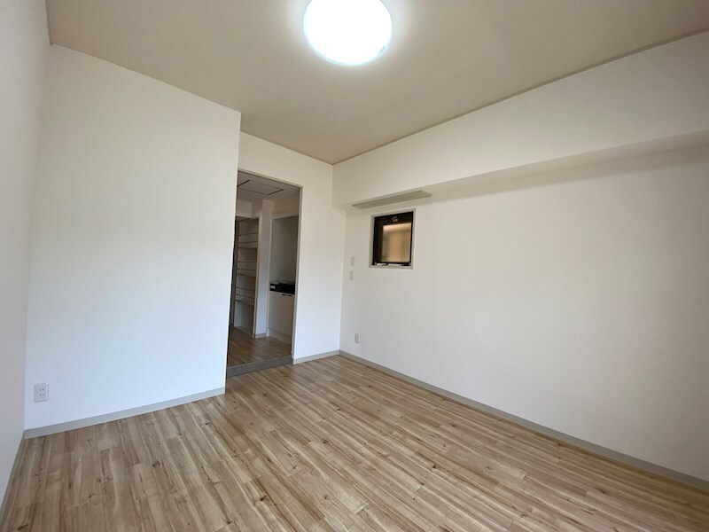 物件内観写真5　(使いやすい居間です)