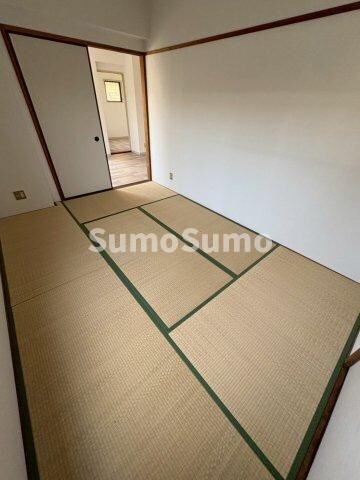 物件内観写真18　(落ち着いた雰囲気の和室付きです)