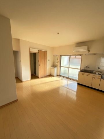 物件内観写真11　(使いやすい居間です)