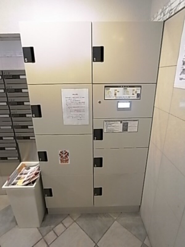 外観(便利な宅配ボックス完備♪)