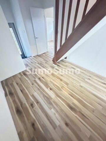 物件内観写真5　(おしゃれなリビングです)