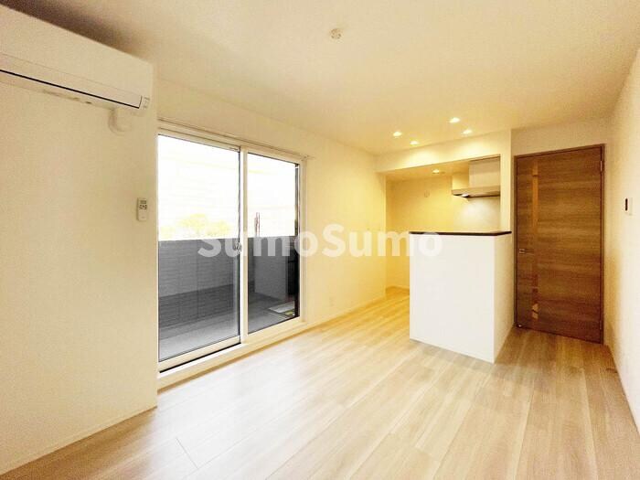 物件内観写真5　(リビングです)