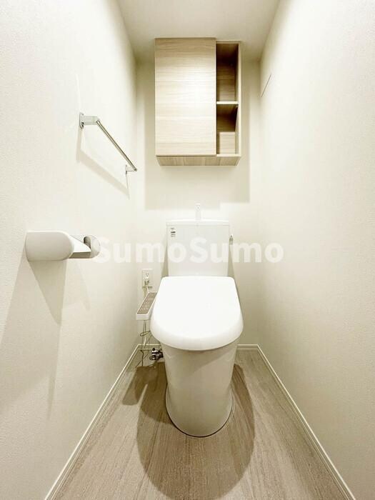 物件内観写真12　(ゆったりとした空間のトイレです)