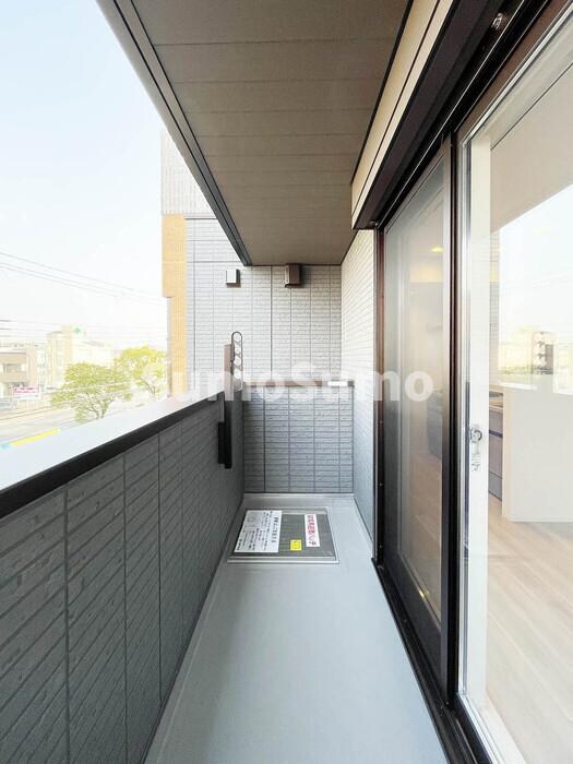 物件内観写真16　(落ち着いた時間を過ごせるバルコニーです)