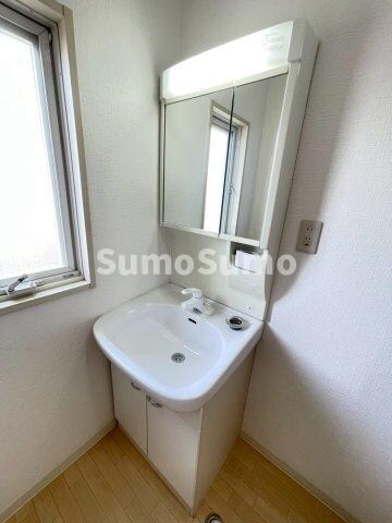 物件内観写真8　(脱衣スペースもあります)