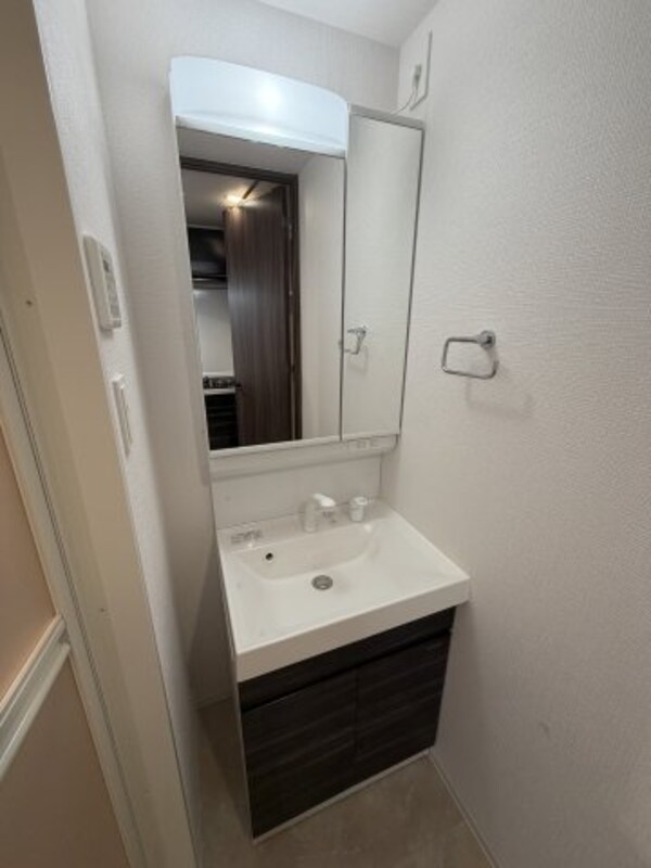 独立洗面台(独立洗面化粧台が付いています)