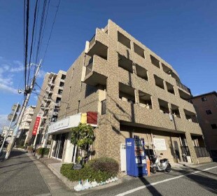 物件外観写真1　(おしゃれな外観です)