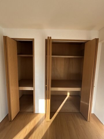 物件内観写真19　(たっぷりとした収納スペースです)