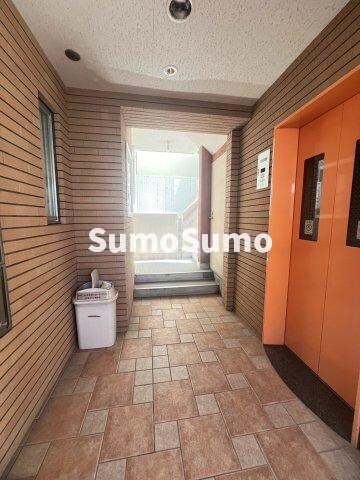 物件外観写真3　(建物の内部です)