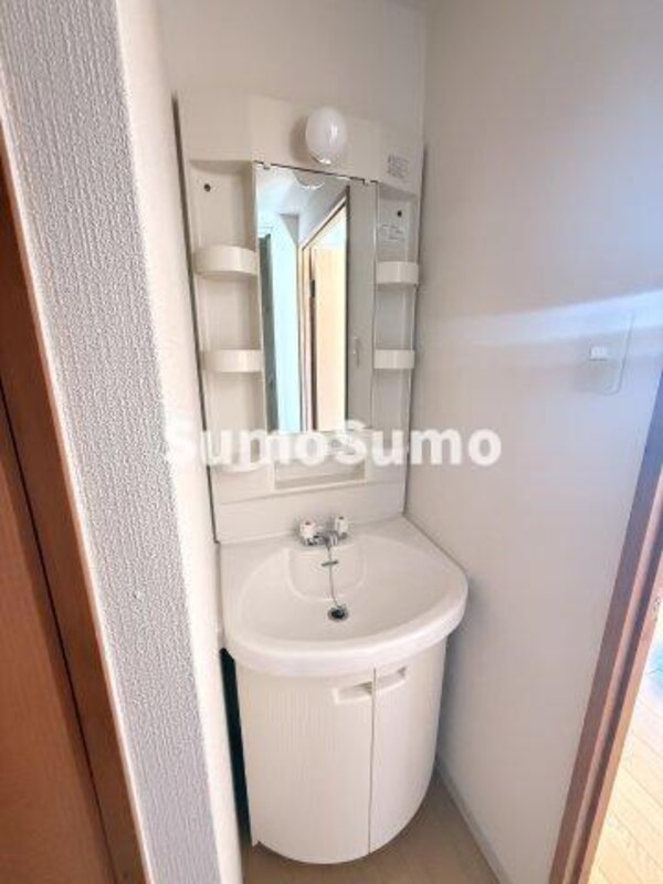 洗面・脱衣所(明るい洗面所です)