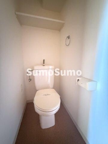 物件内観写真15　(ゆったりとした空間のトイレです)