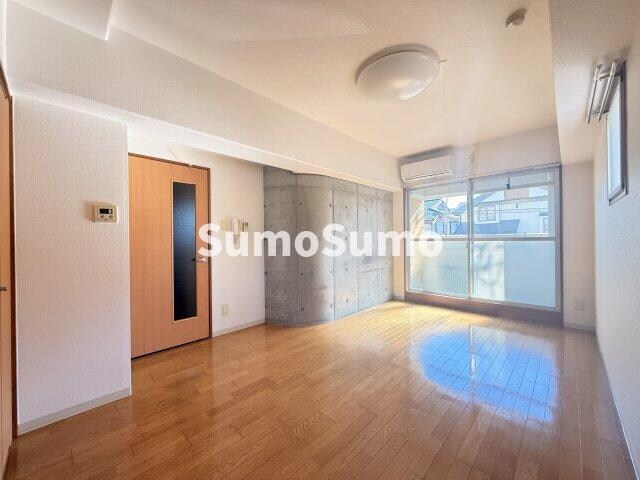 物件内観写真22　(個人の部屋や寝室として使える洋室です)