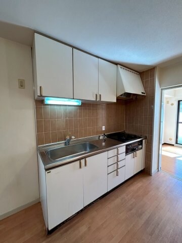 物件内観写真3　(お料理しやすいキッチンです)