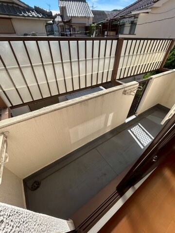 物件内観写真7　(広々としたバルコニーです)