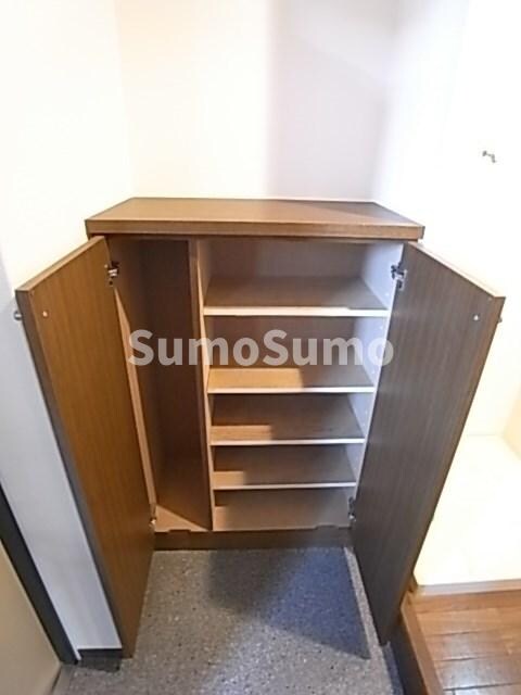 物件内観写真20　(ちょっとした収納スペースも充実しています)