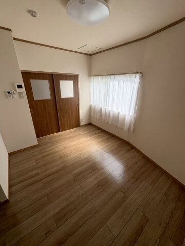 物件内観写真4　(おしゃれなリビングです)