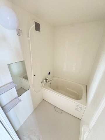 物件内観写真7　(落ち着いた空間のお風呂です)