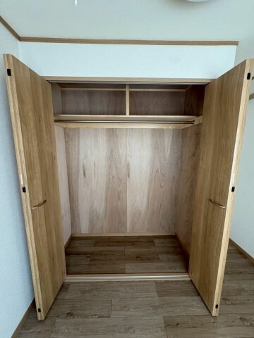 物件内観写真10　(小物を収納するのに便利です)