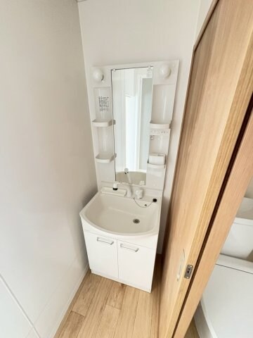 物件内観写真11　(洗面所です)