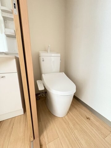 物件内観写真12　(コンパクトで使いやすいトイレです)